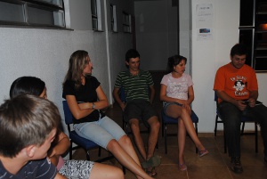 Acadêmicos durante a reunião assembleia da CEU IV