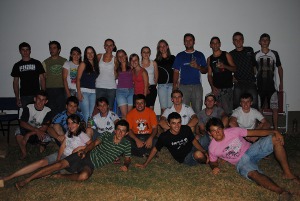 Primeiros moradores da Casa do Estudante em momento de confraternização . Foto: Adilvane Spezia.