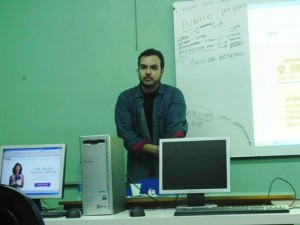Pedro Barcellos ministrando oficina de Web Site / Foto: Vandressa Garzon