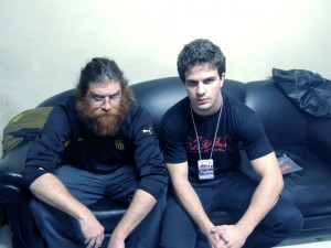 Eduardo Daronch, vocalisca da Peixes Voadores, e Jimmy London, vocalista da Matanza.