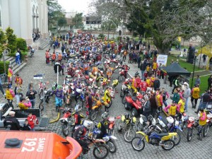 Motoqueiros esperando a largada para o 6º trilhão Foto: Grupo Tropeiros