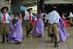 Apresentação do CTG Balseiros do Rio Uruguai. Foto: Jéssica Rigon.