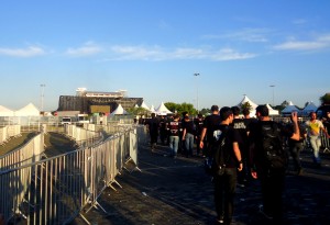 Com ingressos esgotados, 30 mil pessoas lotaram o estacionamento da Fiergs. Foto: Eduarda Wilhelm Possenti.