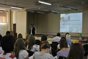 Um grande número de alunos esteve presente na palestra de Bernardo Bertolotto Foto: Taluana Panizza