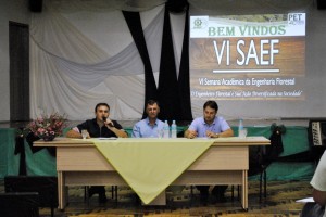 A mesa redonda desta quinta-feira foi composta por Calos Rossato, Melchior Ficagna e Rafaelo Prass Foto: Taluana Panizza