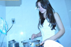 Gleici Maira Garlet  em seus primeiros dias como dona de casa. Foto: Carine Zandoná Badke 