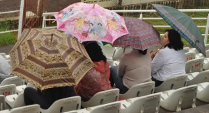 A chuva que caiu minutos antes do início da partida não intimidou os torcedores. Foto: Dayana Giacomini