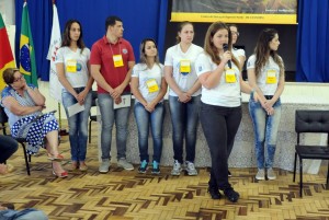 Alunos de Engenharia Ambiental apresentam projeto de extensão que trabalha com crianças do ensino fundamental em escolas do município de Frederico Westphalen e região. A prática da compostagem é uma das principais atividades desenvolvidas com alunos de 1ª a 5ª série de escolas públicas