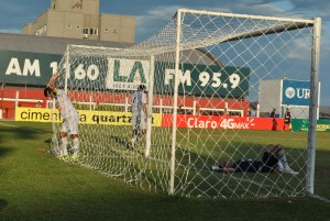 Jogadores do Aimoré lamentaram o empate. Foto: Dayana Giacomini