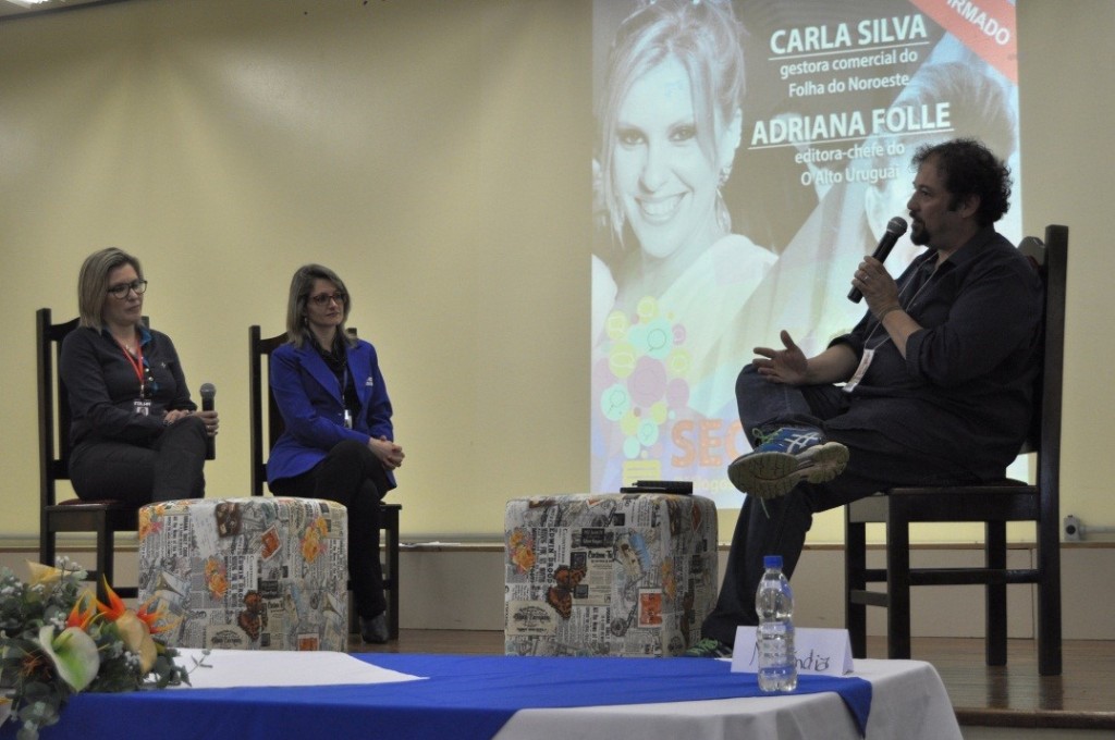 Carlos André Dominguez mediou o debate sobre jornalismo impresso na região. Foto: Rosiane Zanovello