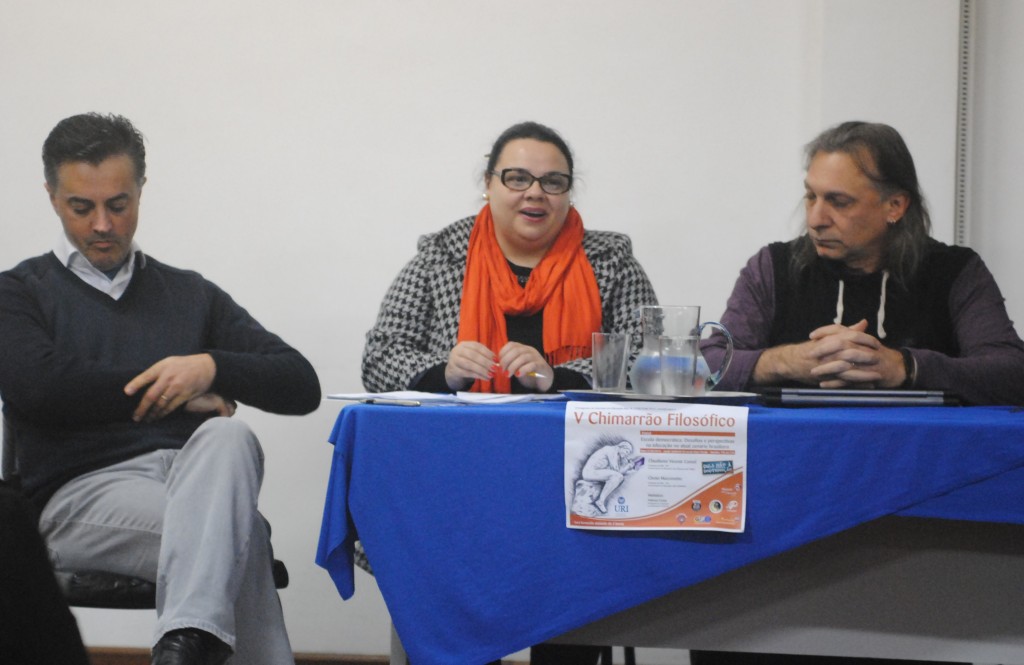 Mesa do evento, formada por professores especialistas em Educação. (foto: Ramon Mendes)