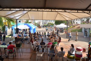 Atividade contou com uma roda de conversa sobre meio ambiente. Foto: Mateus Zardin/ DaHora